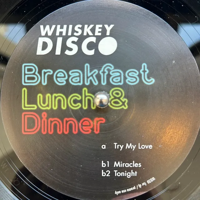 BREAKFAST LUNCH & DINNER / OPEN 24 HOURS