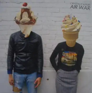 CRYSTAL CASTLES / AIR WAR