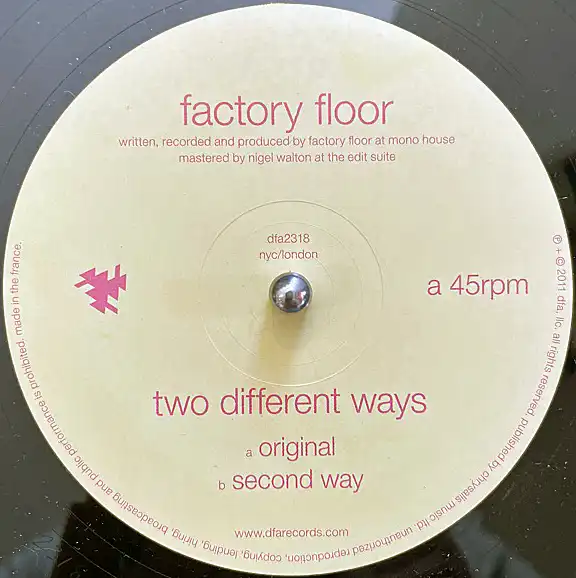 FACTORY FLOOR / TWO DIFFERENT WAYSΥʥ쥳ɥ㥱å ()