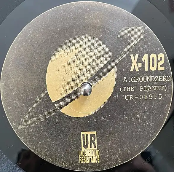 X-102 / OBX-AΥʥ쥳ɥ㥱å ()