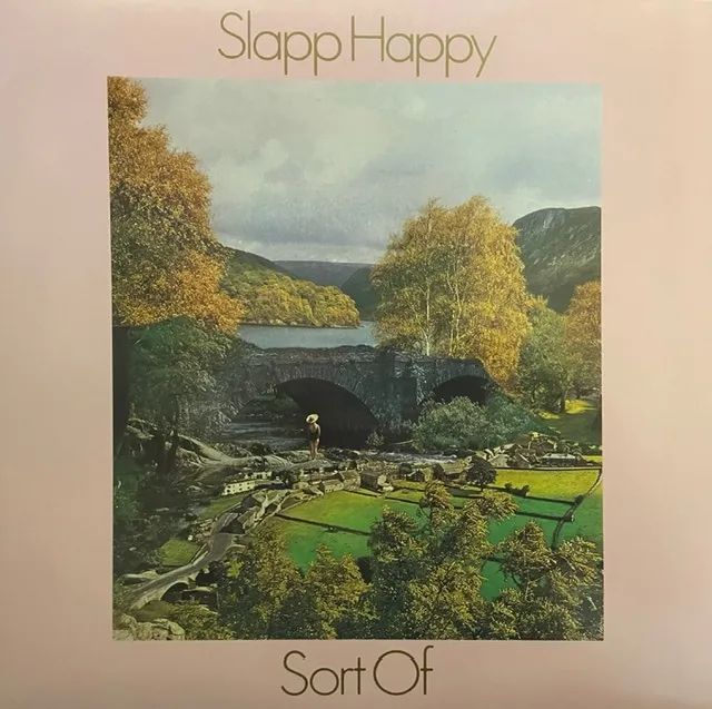 SLAPP HAPPY / SORT OFΥ쥳ɥ㥱åȼ̿