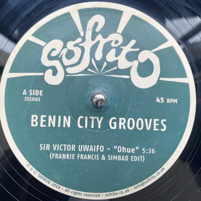 SIR VICTOR UWAIFO  SONNY OKOSUN / BENIN CITY GROOVES