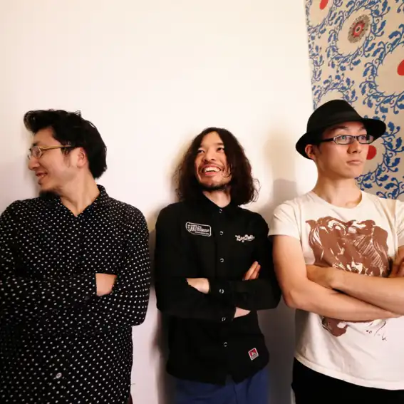 LOOLOWNINGEN & THE FAR EAST IDIOTS / 楕円のドーナツ
