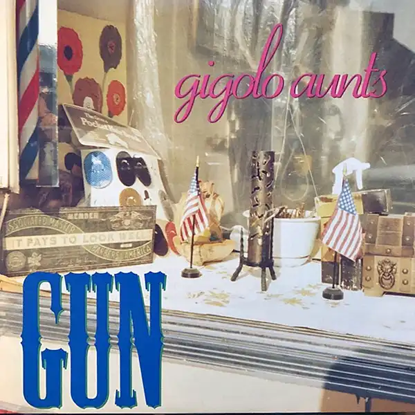 GIGOLO AUNTS / GUN