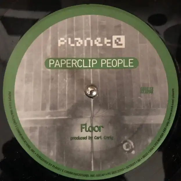 PAPERCLIP PEOPLE / FLOOR