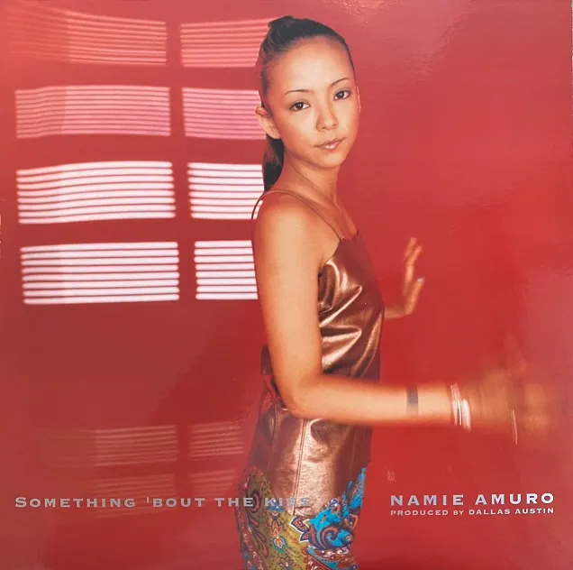 安室奈美恵 / SOMETHING 'BOUT THE KISS